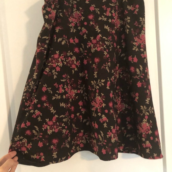 Floral skirt - Picture 1 of 3